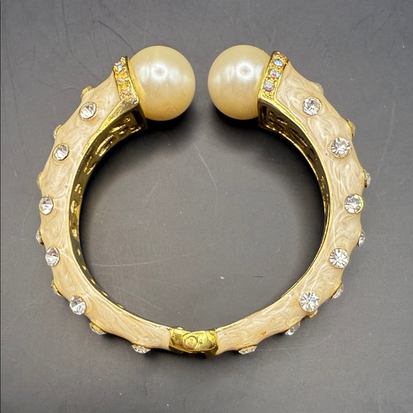 Elegant Gold-tone and Cream Bracelet with Crystal Accents - Picture 1 of 10